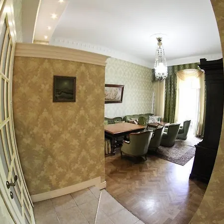 Apartamienty V Samom Tsientrie Odiessy! Apartman