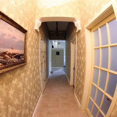 Apartamienty V Samom Tsientrie Odiessy! Apartman